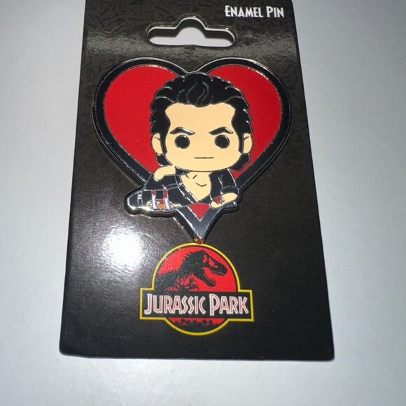Jurassic Park Chibi DR. IAN MALCOLM In Iconic Pose Hot Topic Exclusive Heart Pin - Picture 1 of 3